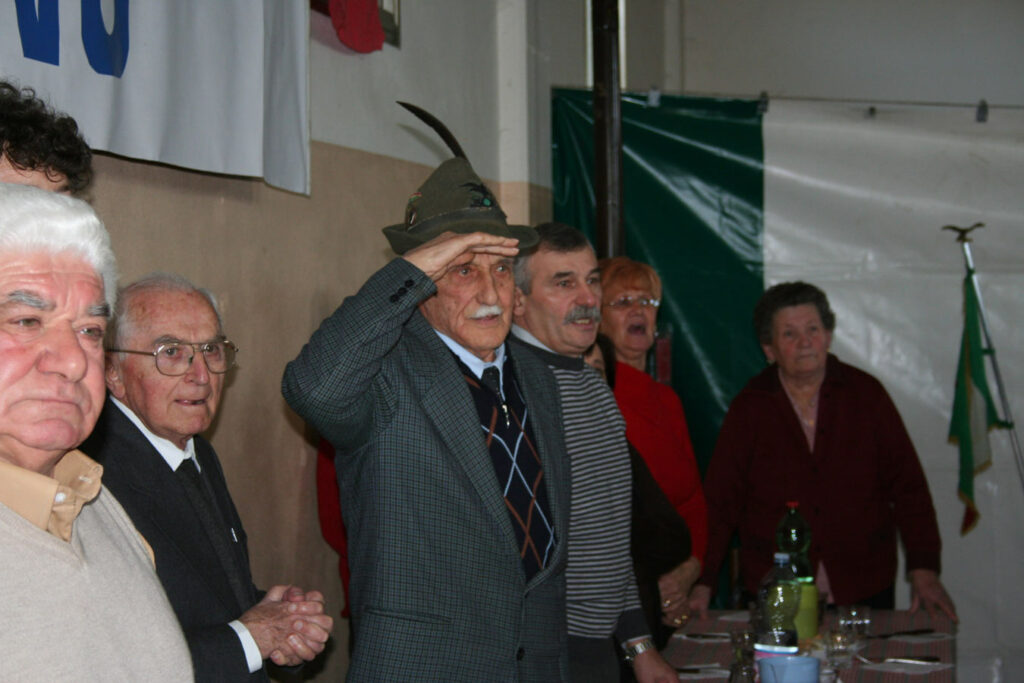Nino e i suoi 90 anni da alpino