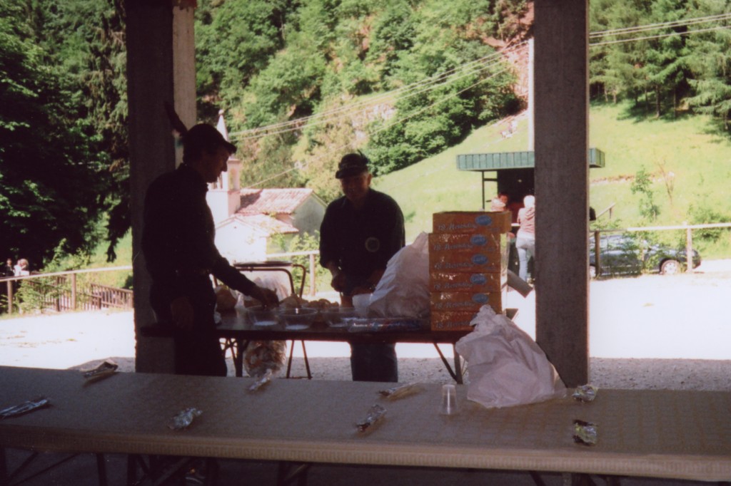 2 giugno 2009: manifestazione degli alpini al Bosco delle Penne Mozze