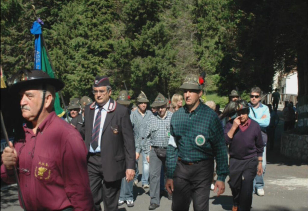 2 giugno 2009: manifestazione degli alpini al Bosco delle Penne Mozze